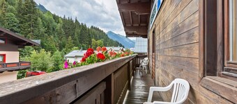 Apartment in Saalbach near Ski Slopes