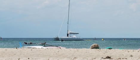 靠近海滩