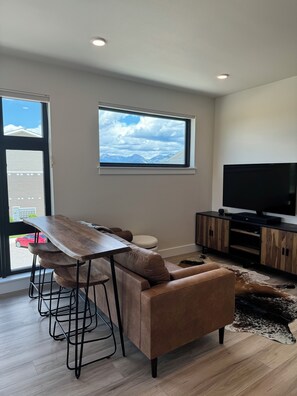 Smart TV - Bozeman Cozy Condo (Bozeman)