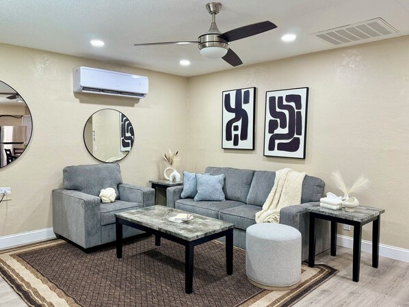 تلفزيون ذكي، كُتُب