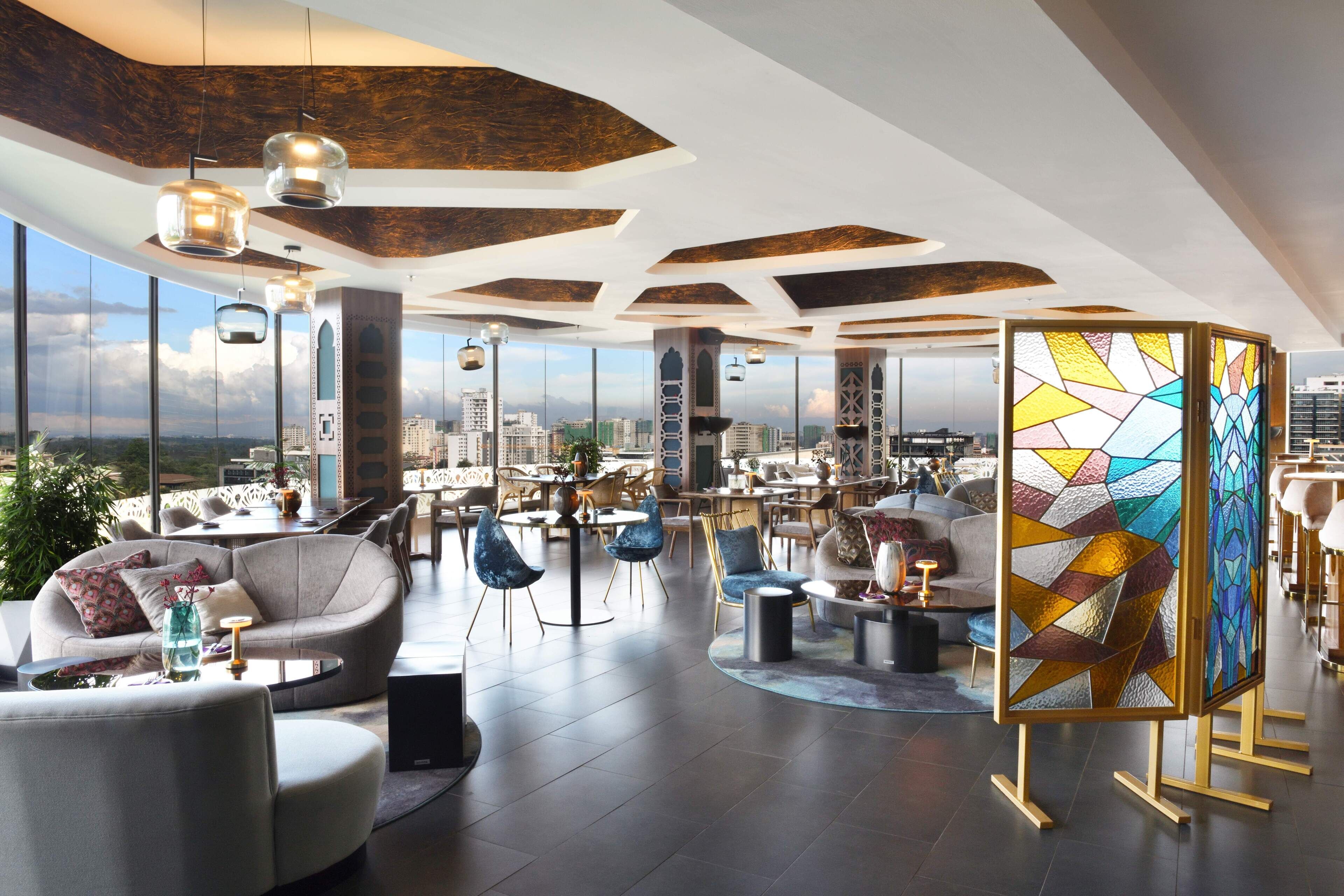 2 bars/lounges, rooftop bar