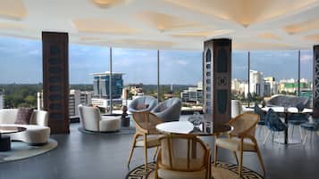 2 bars/lounges, rooftop bar