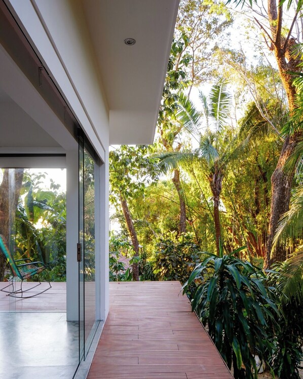 Terrace/patio - Studio with Jungle Views, Only 10 Minutes from the Beach - Santa Teresa (santa teresa de cobano)