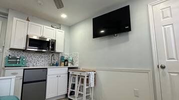 Micro-ondes, four, plaque de cuisson