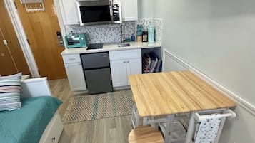 1 makuuhuone, silitysrauta/-lauta, Wi-Fi, vuodevaatteet