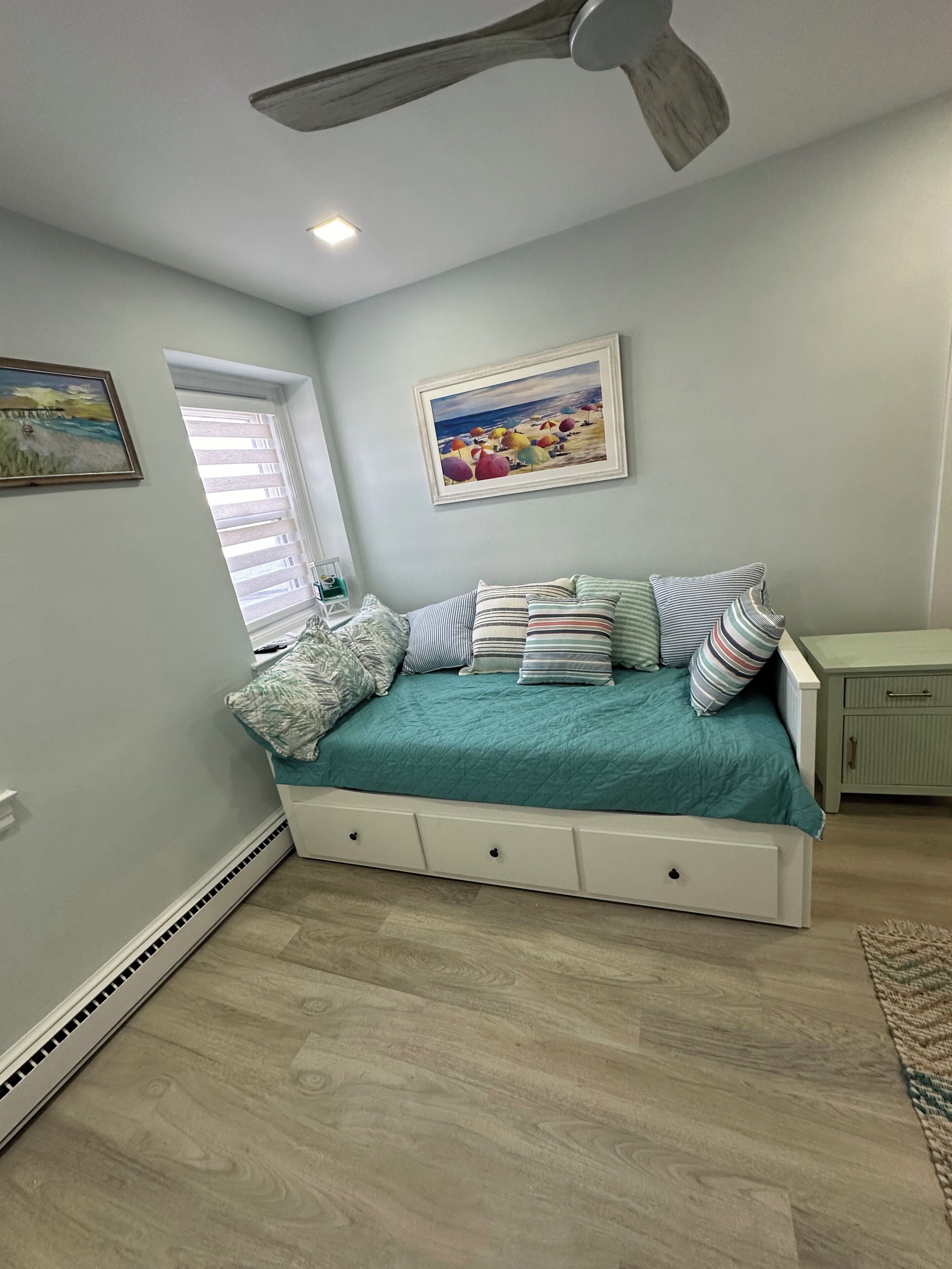 1 habitación, tabla de planchar con plancha, wifi y ropa de cama 