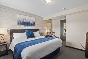 1 bedroom, desk