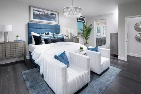 4 عدّة غرف نوم وواي فاي وملاءات أسرّة