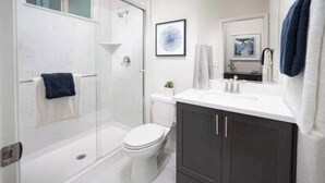 Shower, hair dryer, bidet, towels - Blue Heaven (Roseville)