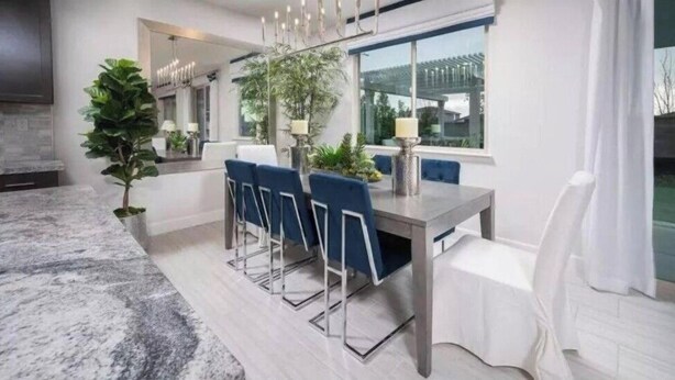 Dining - Blue Heaven (Roseville)