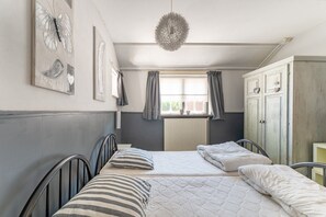 8 soverom, reiseseng for barn og wi-fi (inkludert)