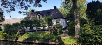 Group Home in Giethoorn with Waterside Terrace