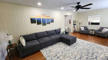 Smart TV, table tennis