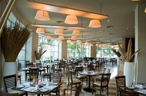Dining - Grand Mayan at Vidanta Acapulco - Oceanview with private plunge pool on terrace (Acapulco de Juárez)