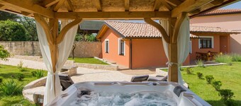 Holiday Home Vodnjan with Pool & Sea
