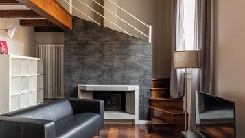 Apartment | Living area | 35-inch TV with digital channels