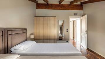 Apartment | 2 bedrooms, iron/ironing board, cribs/infant beds, free WiFi