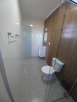 Chambre quadruple Confort | Salle de bain
