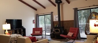 Yosemite Getaway | Starlink + Forest Views