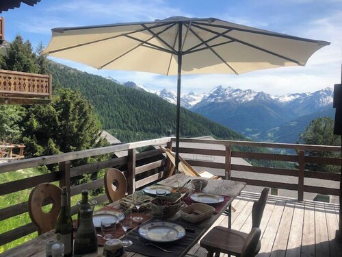 Charmant chalet au confort moderne, accueillant et bien entretenu avec une très belle vue, pour 12 p