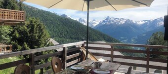 Charmantes, mit modernem Komfort, gemütliches und gepflegtes Chalet mit einer sehr schönen Aussicht,