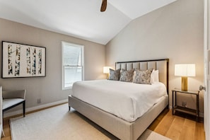 6 bedrooms, desk, iron/ironing board, free WiFi