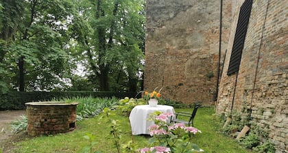 Charming Castle Stay, Robella