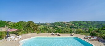 Villa in Belforte near Sasso Simone Park