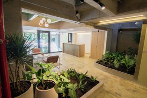 Lobby - AP Rest and Work 502 (Medellín)