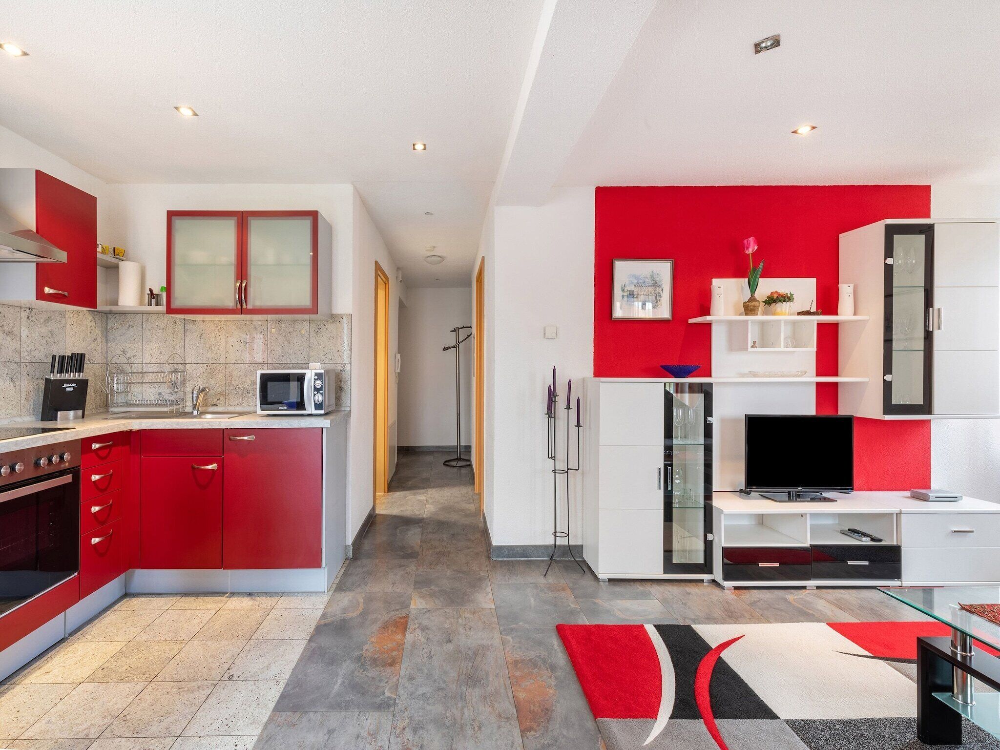 Kühlschrank, Mikrowelle, Ofen, Herdplatte