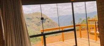 Chalé Aconchegante no Circuito Caravaggio com Hidromassagem Vista das Montanhas