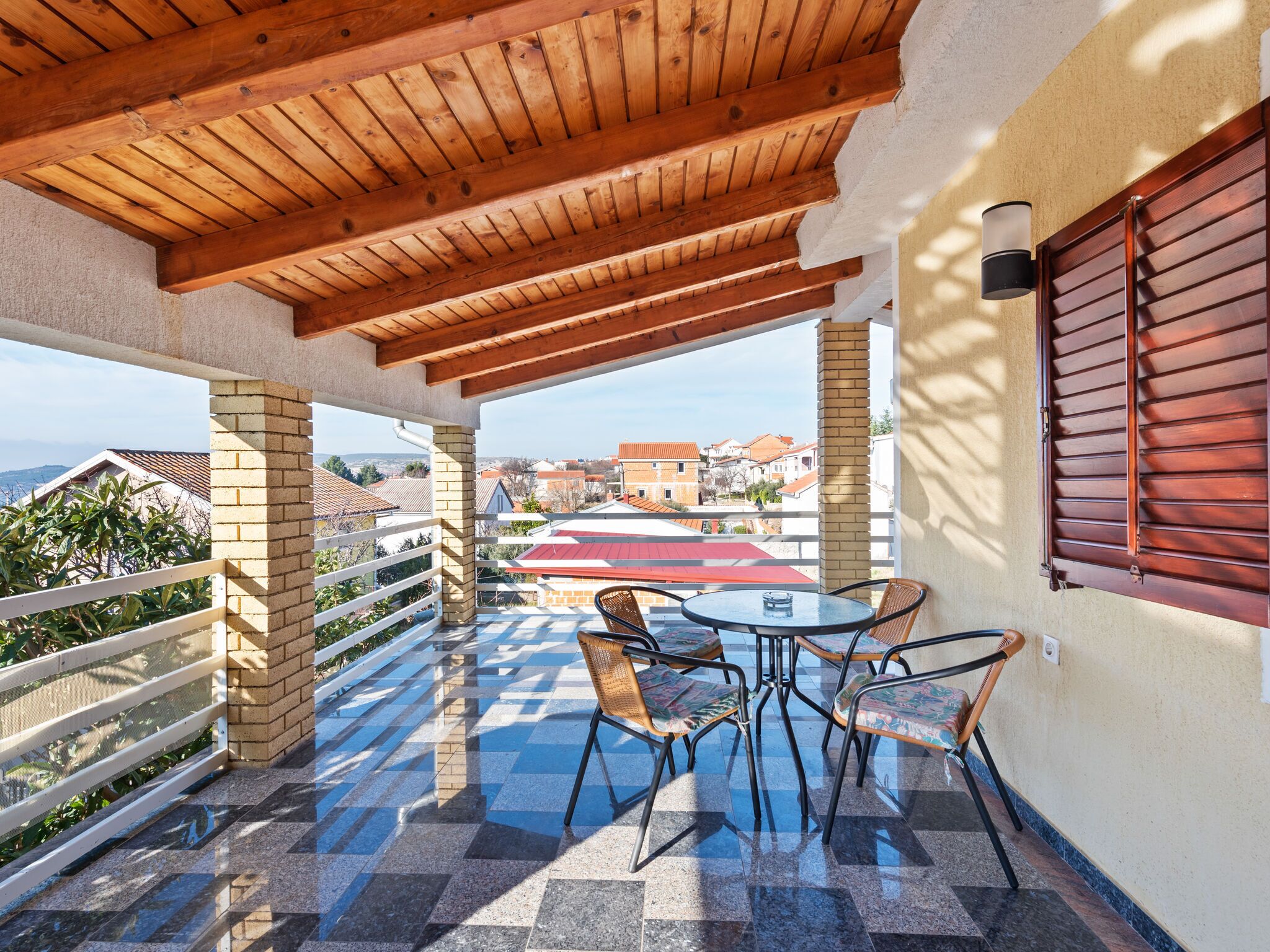 تناول الطعام بالخارج