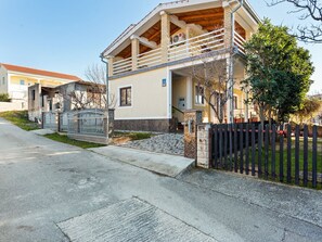 Exterior - Holiday Home in Jasenice near Maslenica Beach (JASENICE)
