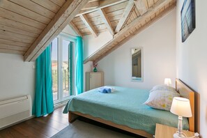 3 chambres, fer et planche à repasser, accès à Internet