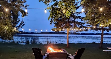 New Modern Lakefront Cabin on West Rush Lake