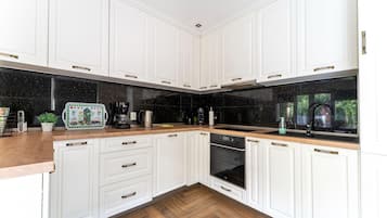 KylskÄp, ugn, spishÀll och diskmaskin