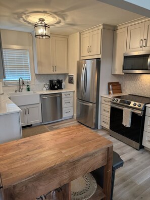 Private kitchen - Serenity in Sapphire (Sapphire)