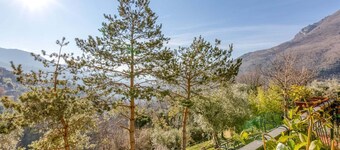 Sjarmerende feriehus i Erli med balkong