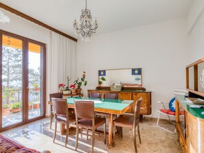 Dining - Belvilla by OYO La Rosa dei Venti (Erli)