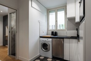 Kühlschrank, Mikrowelle, Geschirrspüler