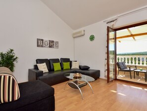 Téléviseur, table de ping-pong