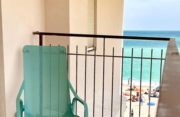 Property grounds - M389 - Marcelli, new three-room apartment on the sea with private beach (Marcelli)