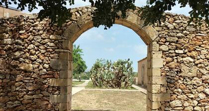 Bauernhaus in Noto mit Pool und Garten