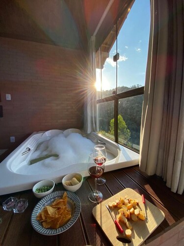 Chalé Aconchegante no Circuito Caravaggio com Hidromassagem Vista das Montanhas