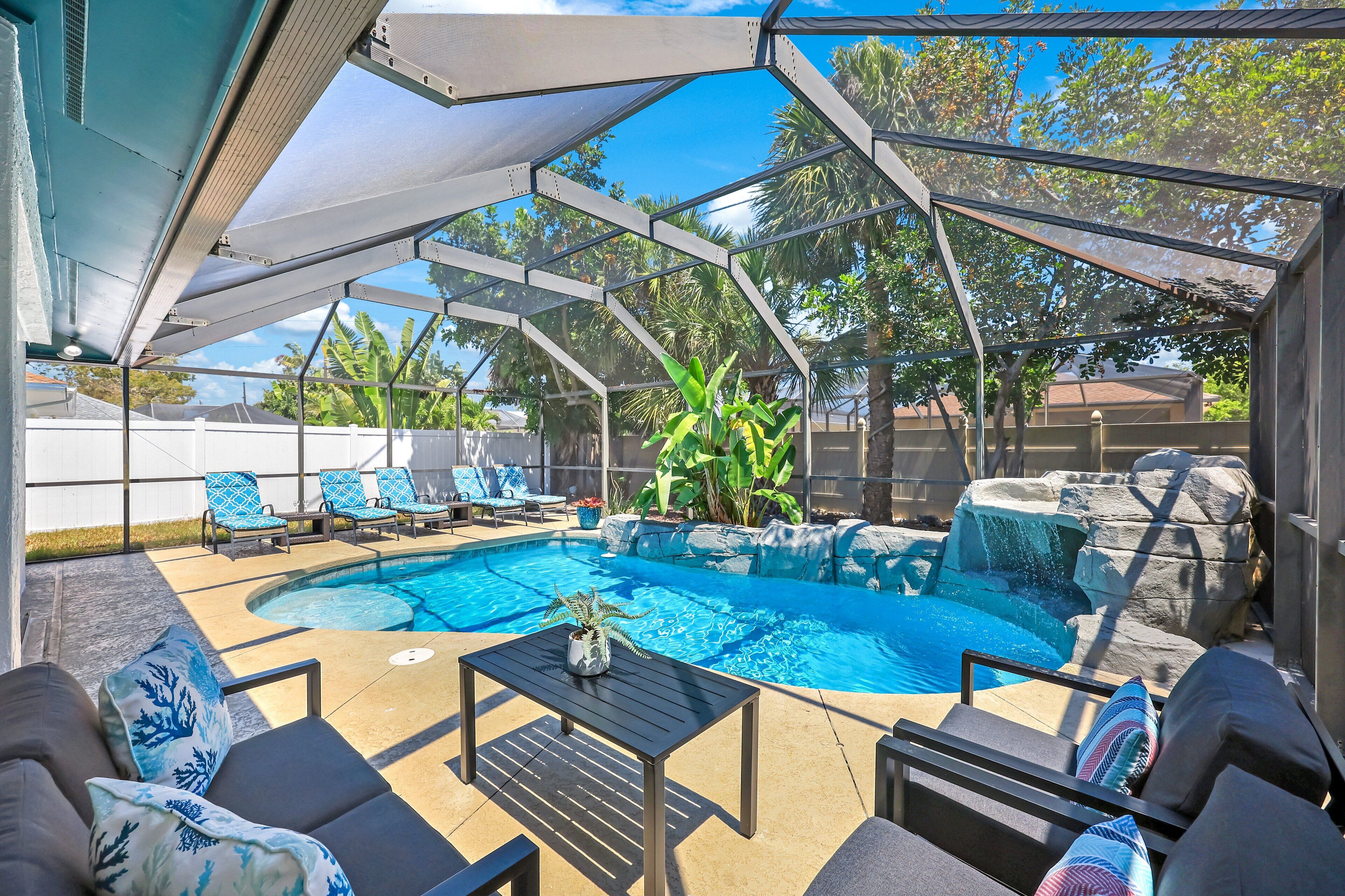 New! Rising Sun - Beautifully Updated! Walk to the Beach!