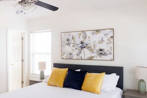 3 habitaciones, tabla de planchar con plancha, wifi y ropa de cama 