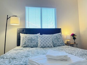 3 bedrooms, desk, iron/ironing board, WiFi
