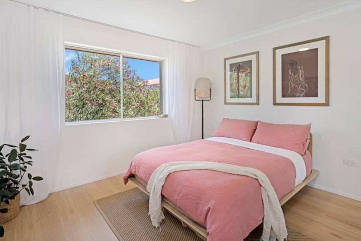 Apartamento superior, 2 quartos, sacada, vista para o jardim | Individualmente mobiliados