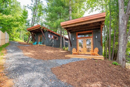 Camp 4 Tiny Homes | #5 Mount McKinley | 1 Mi. to Downtown West Jefferson