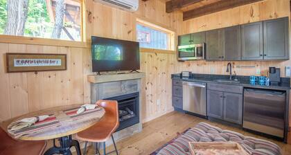 1 Mile to Downtown West Jefferson Camping Cabin #6